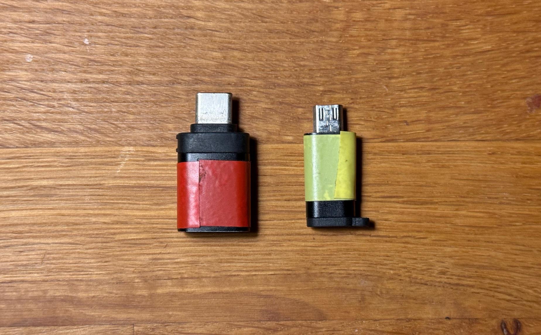 Colour-coded adapters
