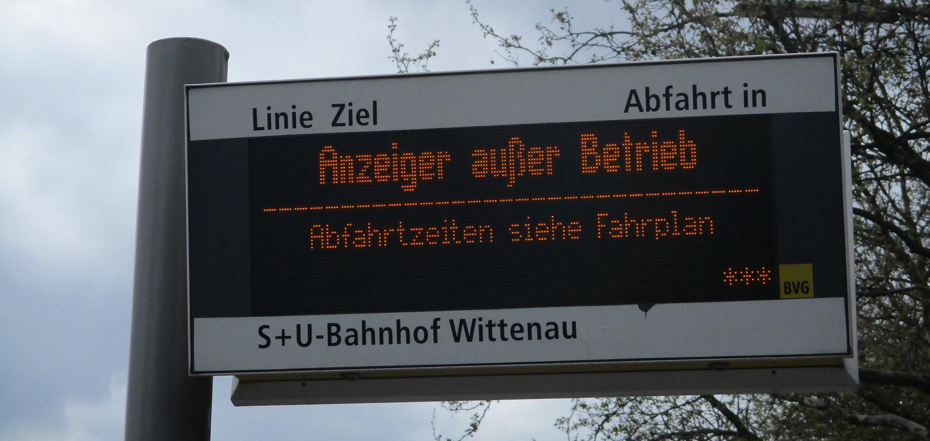 "Außer Betrieb" by UnbewegtImBilde, CC BY-SA 2.0