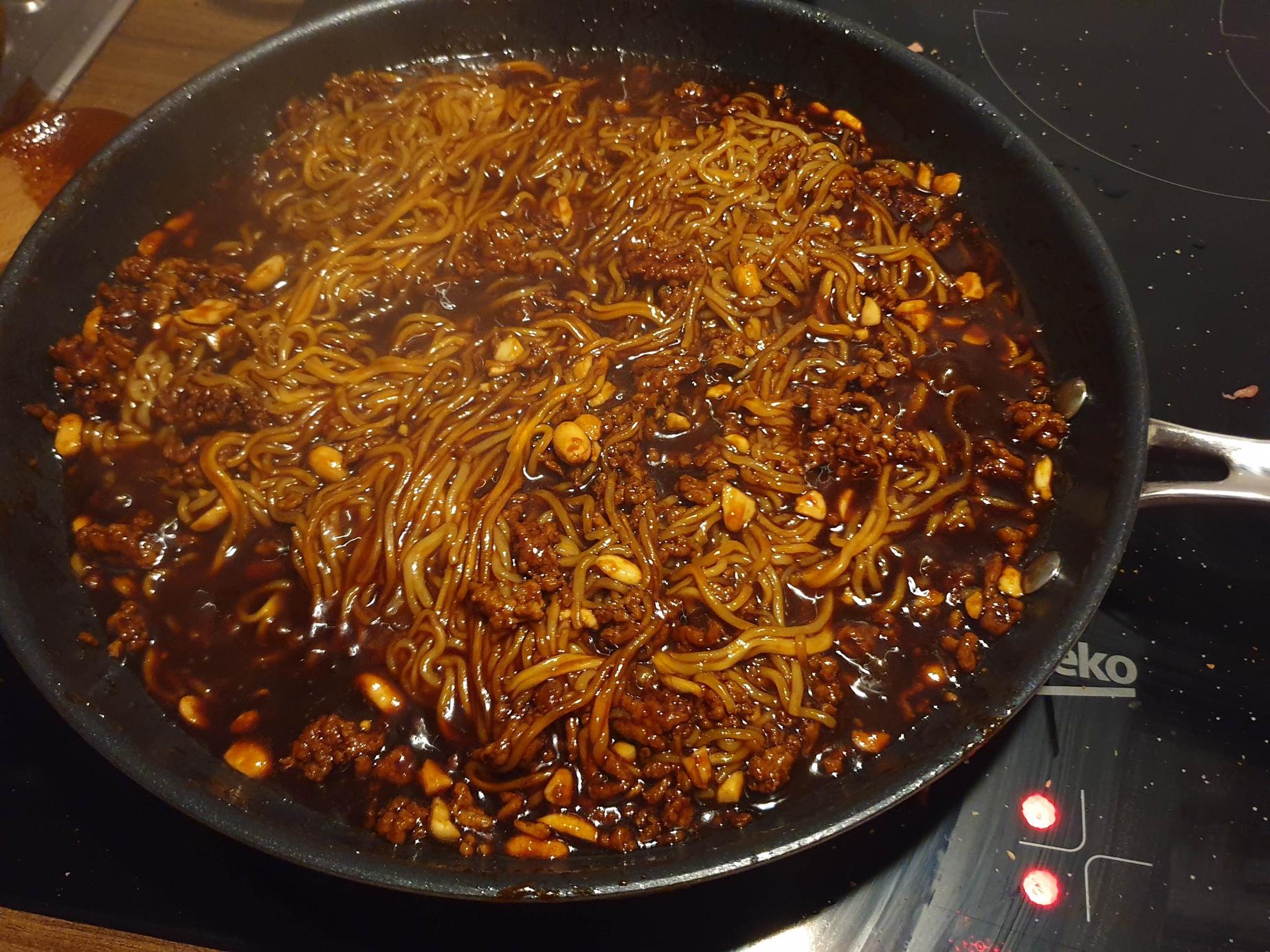 Thai dragon noodles final pan